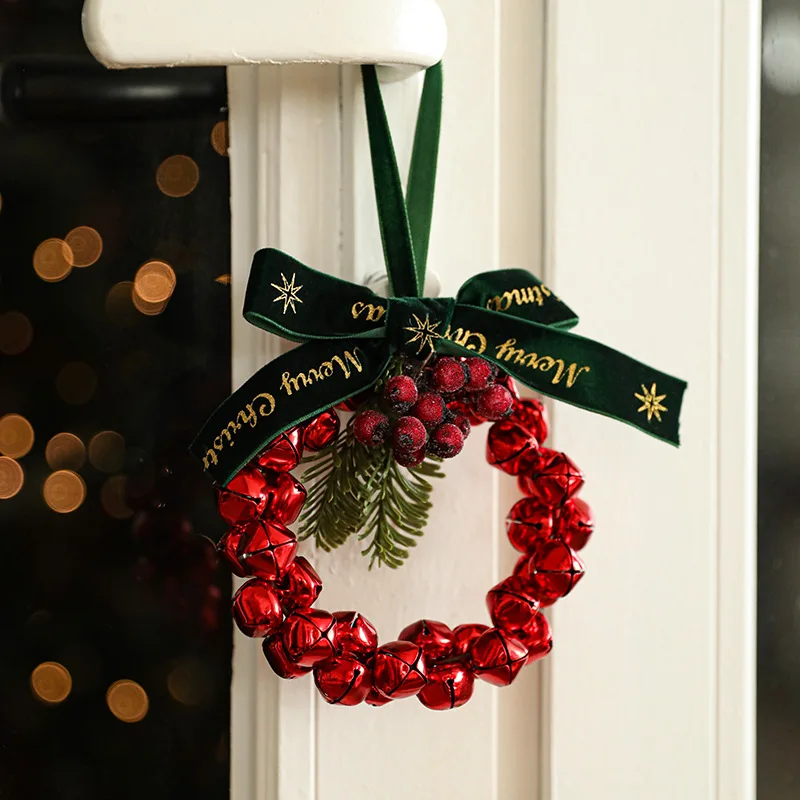 クリスマスの壁に輝く、1つの小さな光はどんな意味を持つ？
