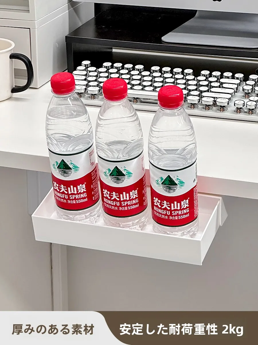 デスク下スペース活用：壁掛け式文具収納ボックスの設置と実用性解析