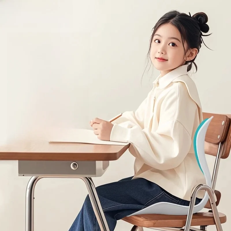 子供用姿勢矯正クッション：長時間座り続ける子供への適応年齢は？