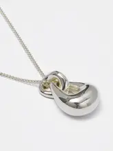 シンプルデザインのペンダントシルバーネックレス【女性用・細身・デザインネックレス】