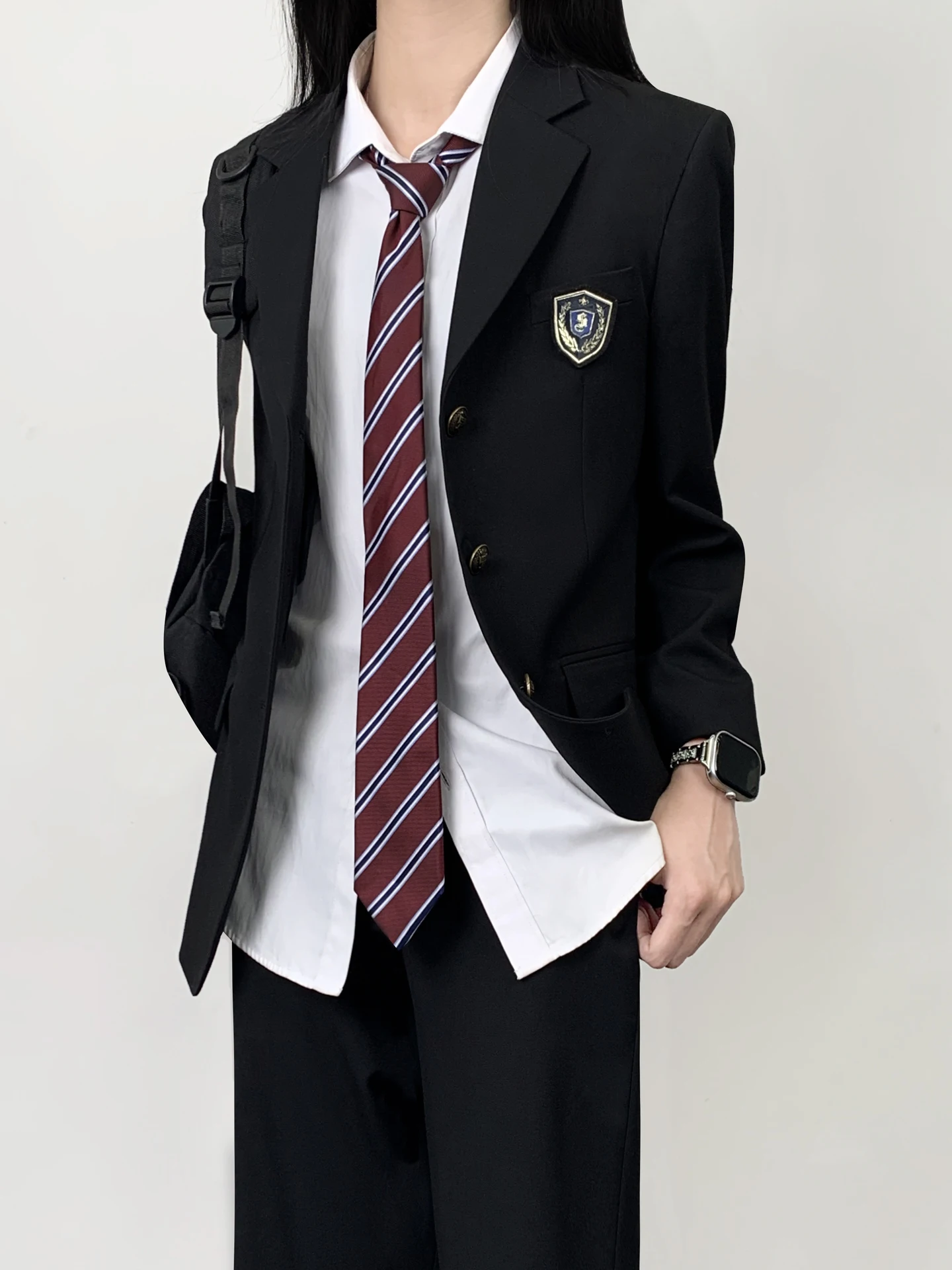中学生女子が「制服ジャケット」を選ぶとき、どうすれば可愛いと感じるのだろうか？
