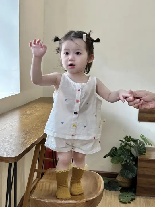 女の子用夏用薄手トップスとショートパンツ【無袖・おしゃれ・カジュアル】（セットアップ対応）