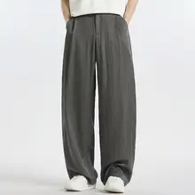 醋酸ライセールのシルキーな手触りが魅力の軽量透湿パンツ