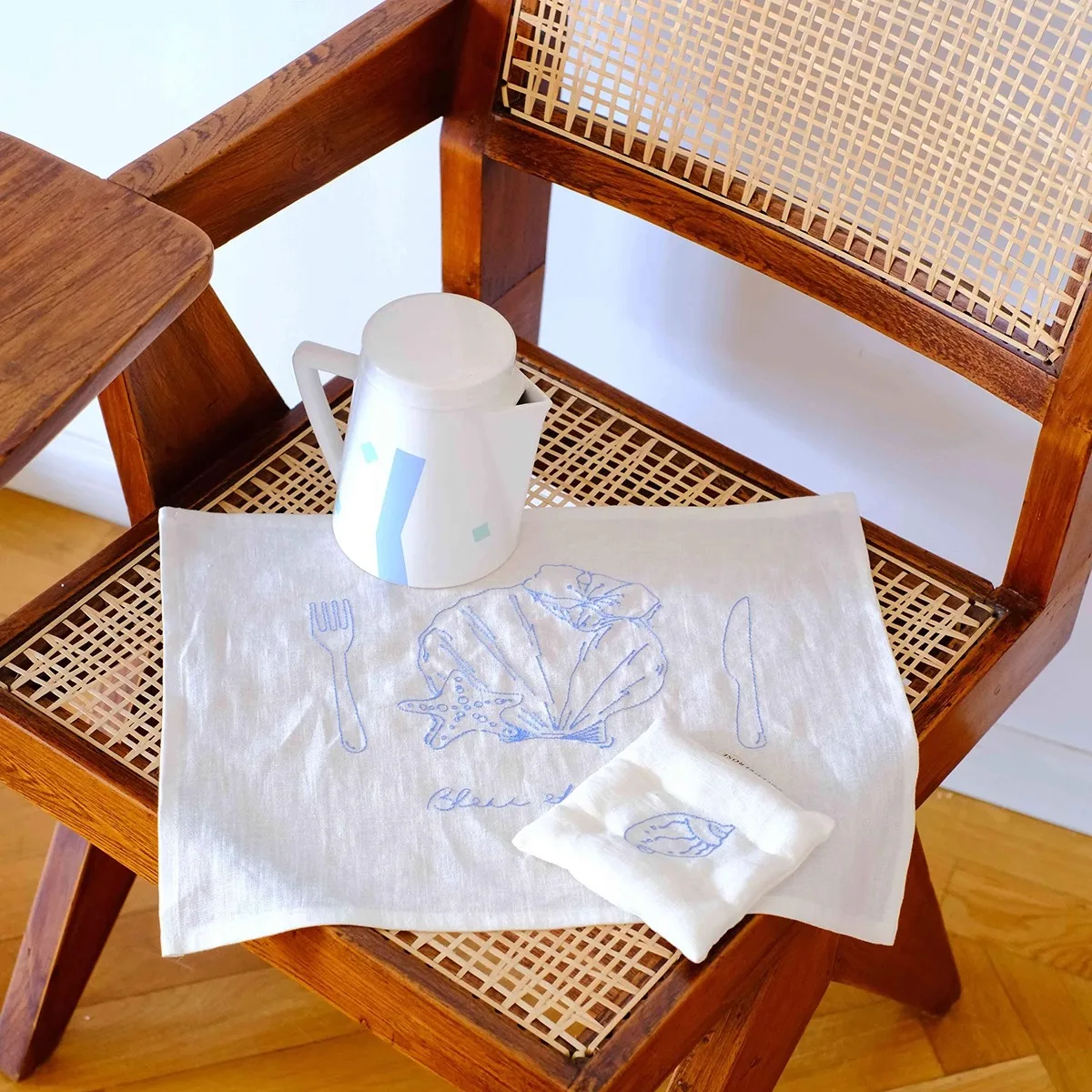 フランス風刺繍リネンテーブルクロスとコースターの基本的な使い方