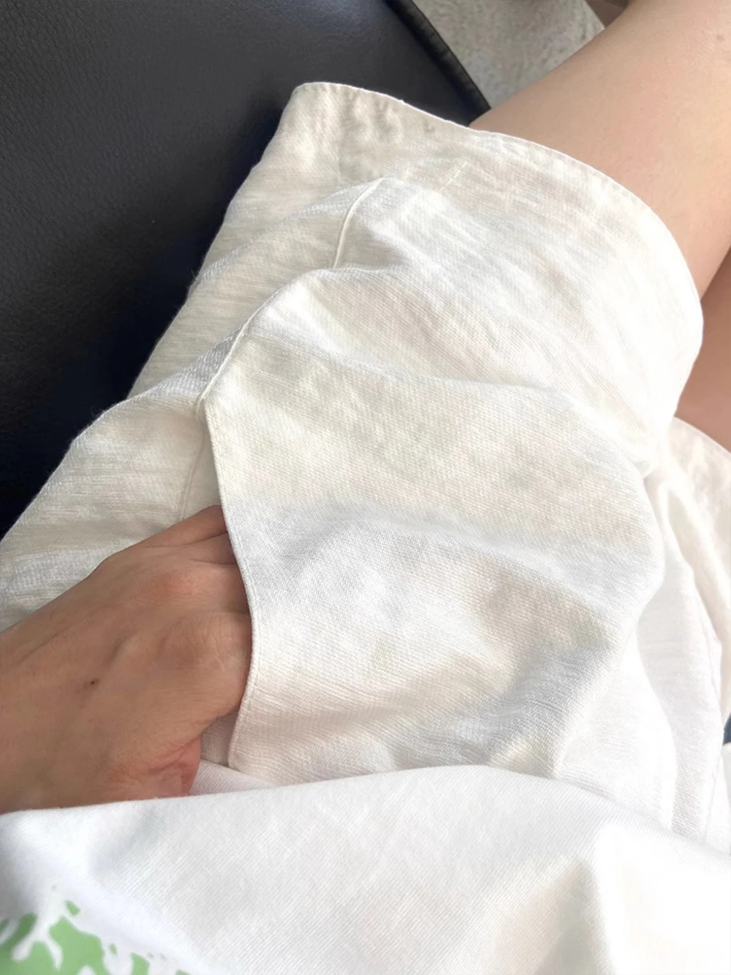 夏のショートパンツに何を選びたい？リネンの軽さとゆとりが決める大人のスタイル