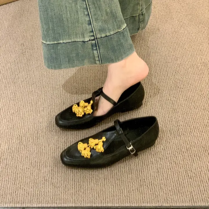 黒いデザインのファッショナブルなマリージェーンシューズ【春用・バレエスタイル・レディース】