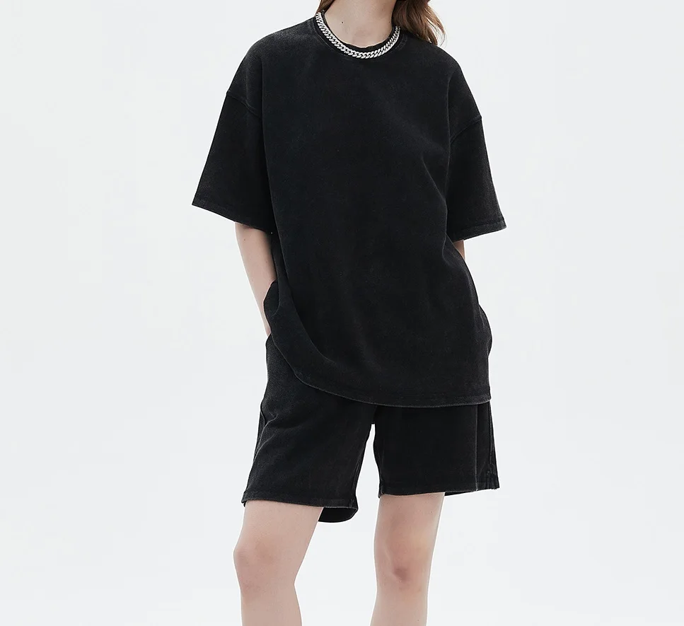 40代の男性が「かっこいい」ファッションを実現するには？Tシャツの選び方からショートパンツの組み合わせまで