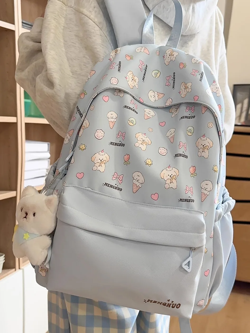 パステルカラーのリュックは、どんな場面で本当に使えるの？