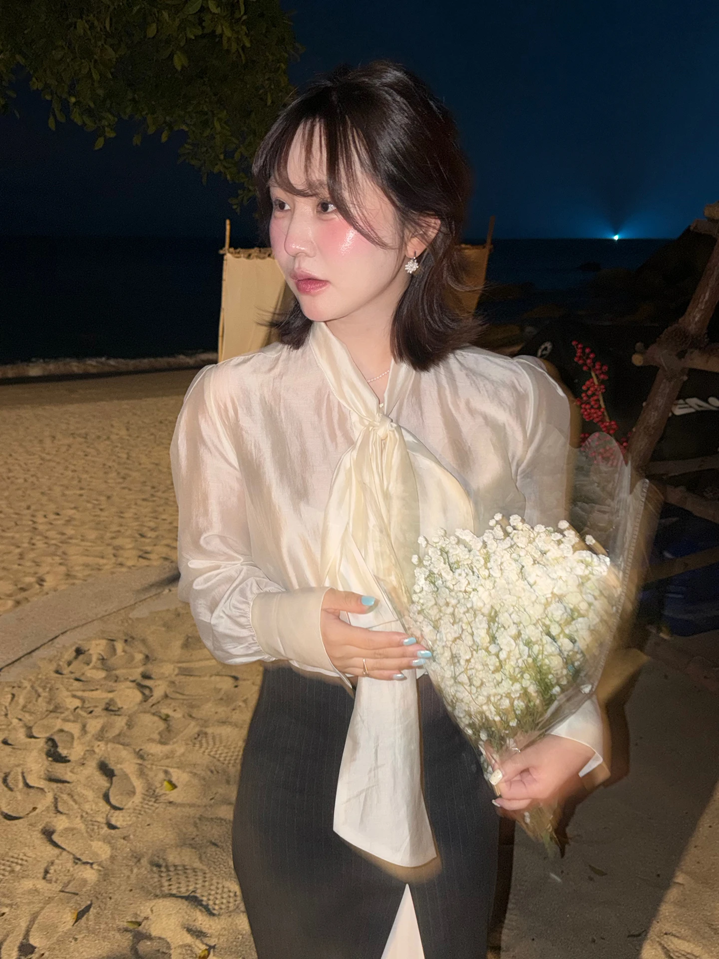 春の雰囲気を感じる！リボン付きブラウス【女性用・韓国風・ゆったりデザイン】