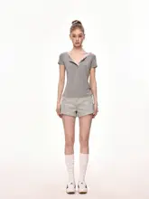 灰色のハイウエストストレッチデニムショートパンツ【女性用・Aライン・フィット感】