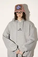 BEETLE TOWN 刺繍入りフード付きオーバーサイズスウェットシャツ【春秋用・カジュアル・女性用】