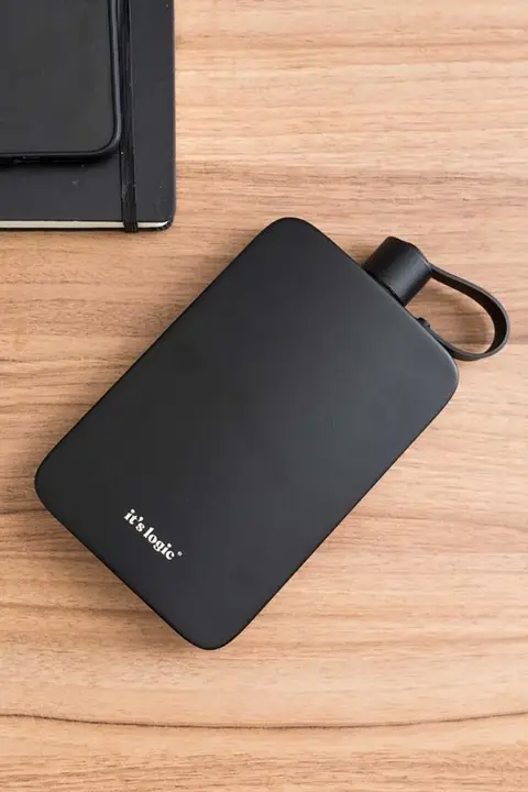 携帯用ステンレス製フラット水筒【デザイン性・スポーツ・アウトドア用】