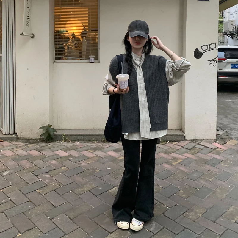 2026春コーデで失敗しない！レイヤードニットベストと長袖シャツの組み合わせは今こそ注目すべき理由とは？