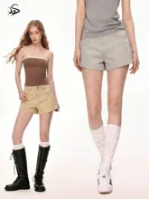 灰色のハイウエストストレッチデニムショートパンツ【女性用・Aライン・フィット感】