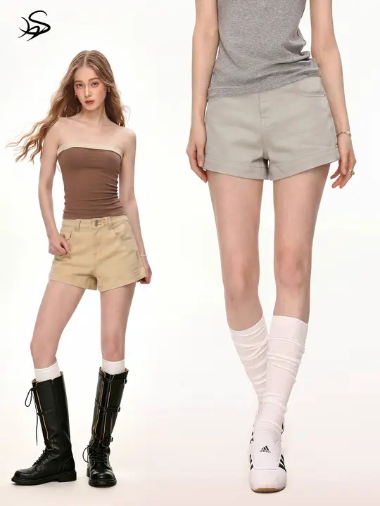 灰色のハイウエストストレッチデニムショートパンツ【女性用・Aライン・フィット感】