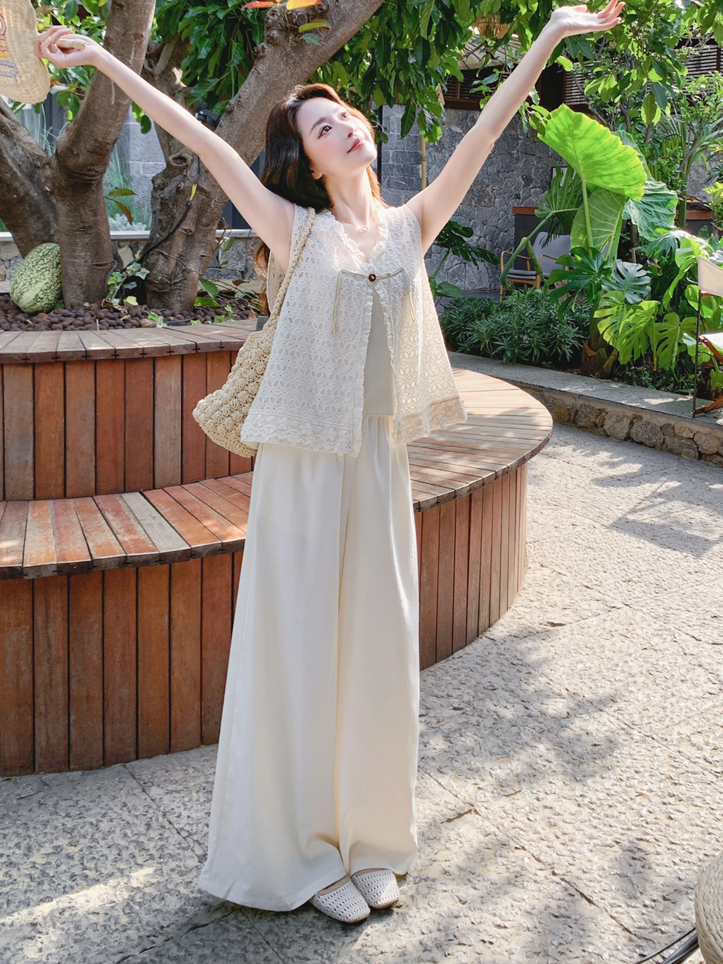 夏のライブで着る服装は、どう選ぶべきか？