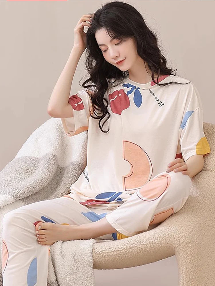 夏の寝るときの服装は、涼しさとリラックスのバランスが鍵！