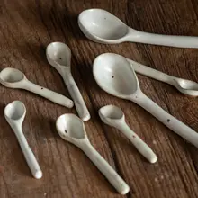 素焼きのレトロな白色陶器製コーヒースプーン【個性的なデザイン】