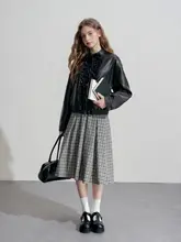黒のレザージャケット【フリル付・秋用・女性用】