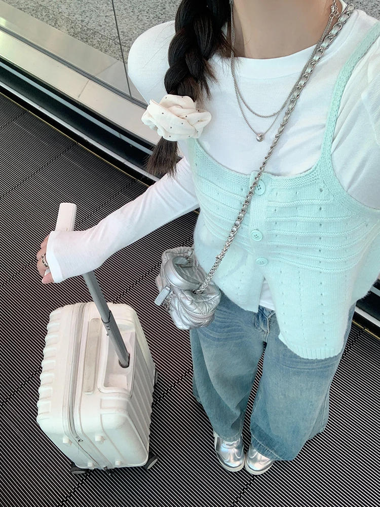 社員旅行 服装 20代 女 おすすめ5選：快適でリラックス感のあるカジュアルスタイルの選び方