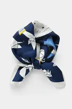 かわいいカートンデザインの折り紙風ディープブルーシルク小方巾【春秋用・薄手・ネックガード】