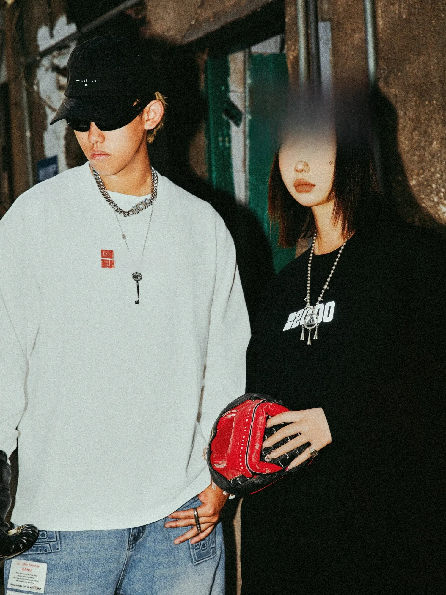 ユニセックス長袖Tシャツ カップル向け セットアップ対応 シンプルデザイン