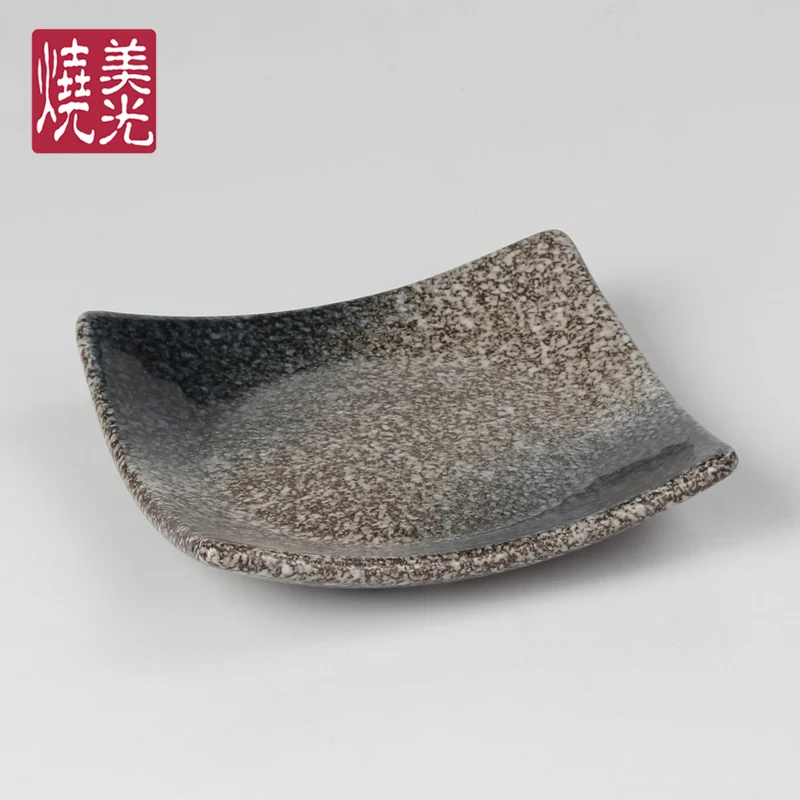 醤油皿と箸置きをひとつに——韓風の陶器皿が日常を彩る理由は？