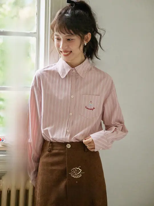 刺繍ストライプ長袖シャツ【ゆったりシルエット・落ち感デザイン】（セットアップ対応）
