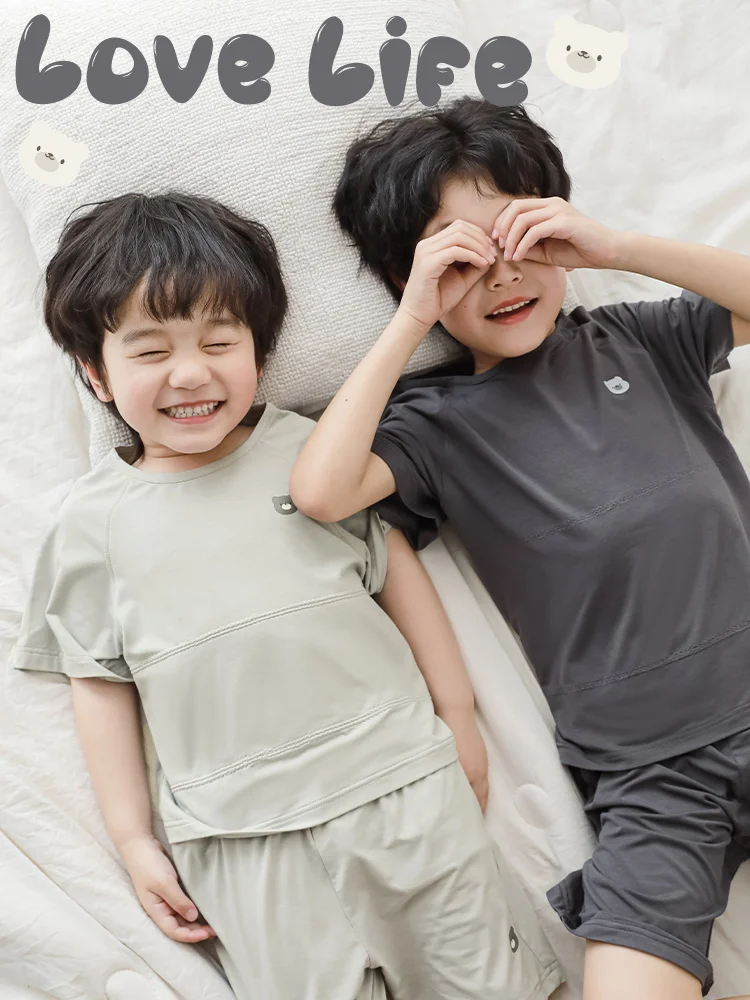 子供3人目の夏の日常を彩る、1枚で解決する子ども用夏服は？