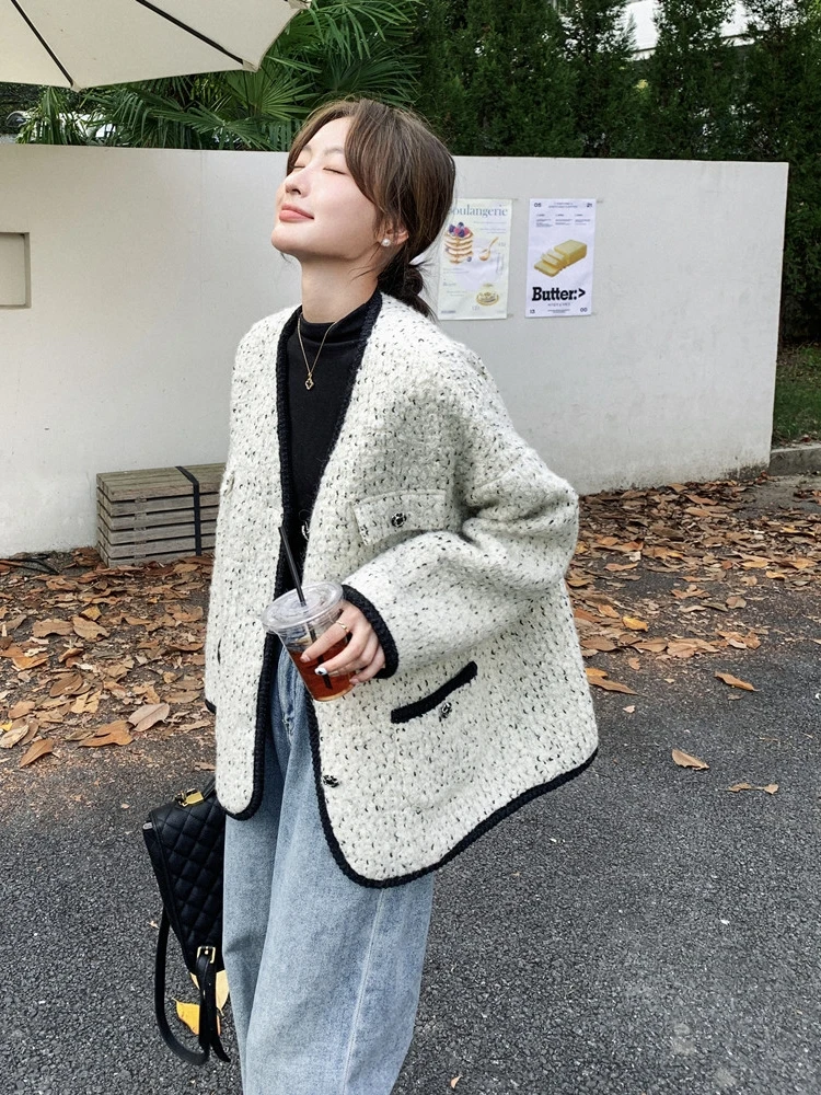 アイボリー コート コーデ おすすめ4選：どんな風に着るか？価格比較と実際の着こなしシーンを解説