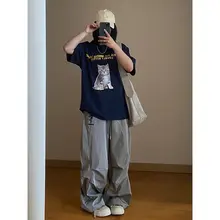 猫柄デザインのゆったりとした半袖Tシャツ【コットン・ネイビー・カジュアルスタイル】