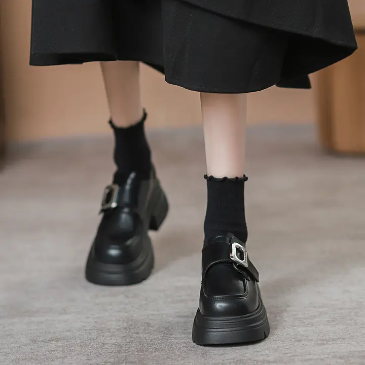 真皮製 レディース 厚底ローファー【イギリス風・ベルト付き・ヴィンテージデザイン】