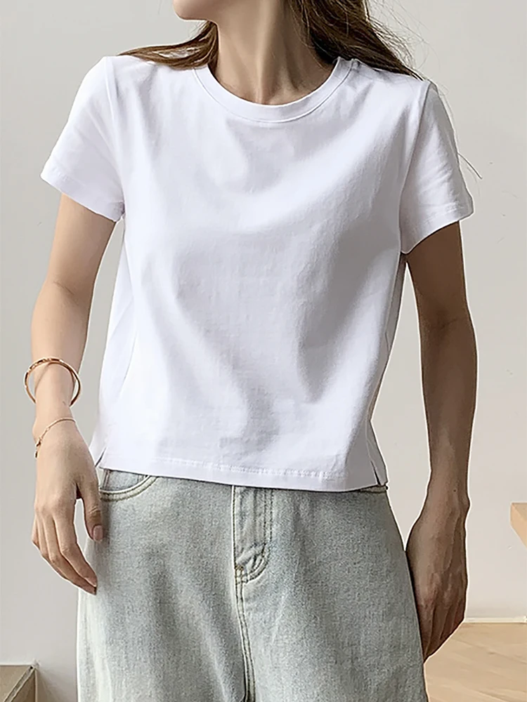 デザイン性に優れた白色ショートスリーブTシャツ【ゆったりフィット・夏用・短め・スリット入り】