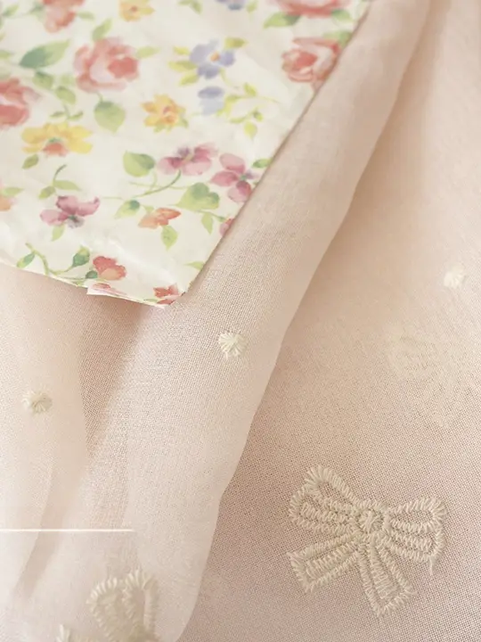 重厚な刺繍が施された雪紡生地 夏用 花柄の漢服用生地【防晒機能付き】