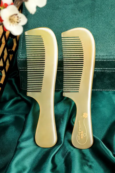 自然素材の牛角製ヘアコーム【実用的・ギフトボックス入り】