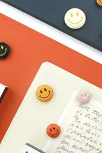 可愛い笑顔の皮革マグネットシール【インテリア・黒板装飾用】（セットアップ対応）
