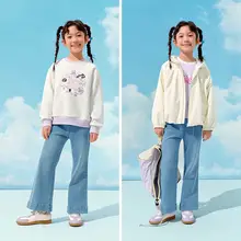 春季用の子供用ストレートデニムパンツ【スリムフィット・フレアデザイン・女の子用】（セットアップ対応）