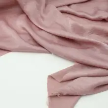 光沢感がありシワになりにくいピンク紫色サテン調素材の漢服用ブラウ ス＆キャミソール用生地（セットアップ対応）