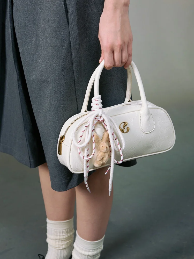 woven bag とは何か？その本質と、通勤に最適な「白色ボウリングバッグ」の真実を解き明かす