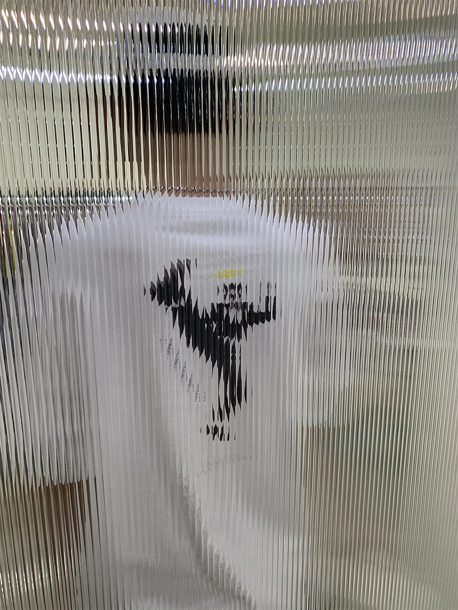 変わったTシャツを選ぶときに迷うのは、本当に「変わった」ってどういうこと？