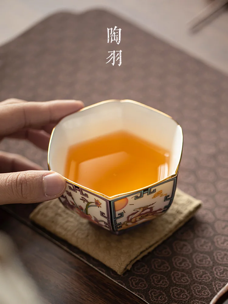 エナメル彩の一人用茶杯：復古風デザインが新たにリニューアルされた理由と特徴