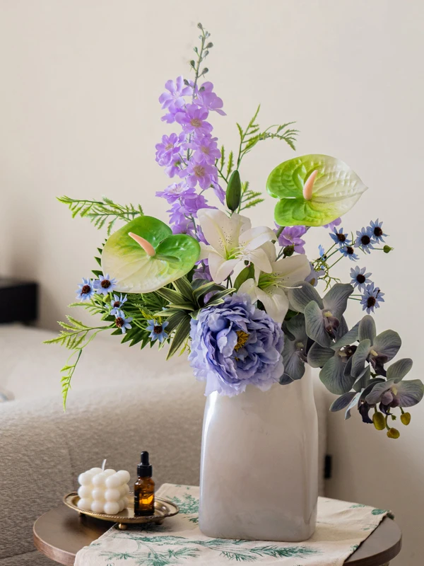 高級感のある造花の花束：リビング・ダイニング用インテリア装飾の実用性とデザイン性