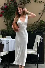 レースフリル付きVネックサテン長ワンピース【エレガント・女性の魅力を引き立てるデザイン】