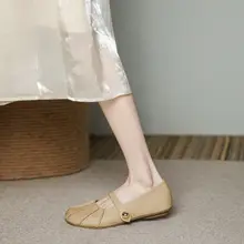 本革製 フラットシューズ【マリージェーンスタイル・春用・淡いベージュ・日常使い向け】