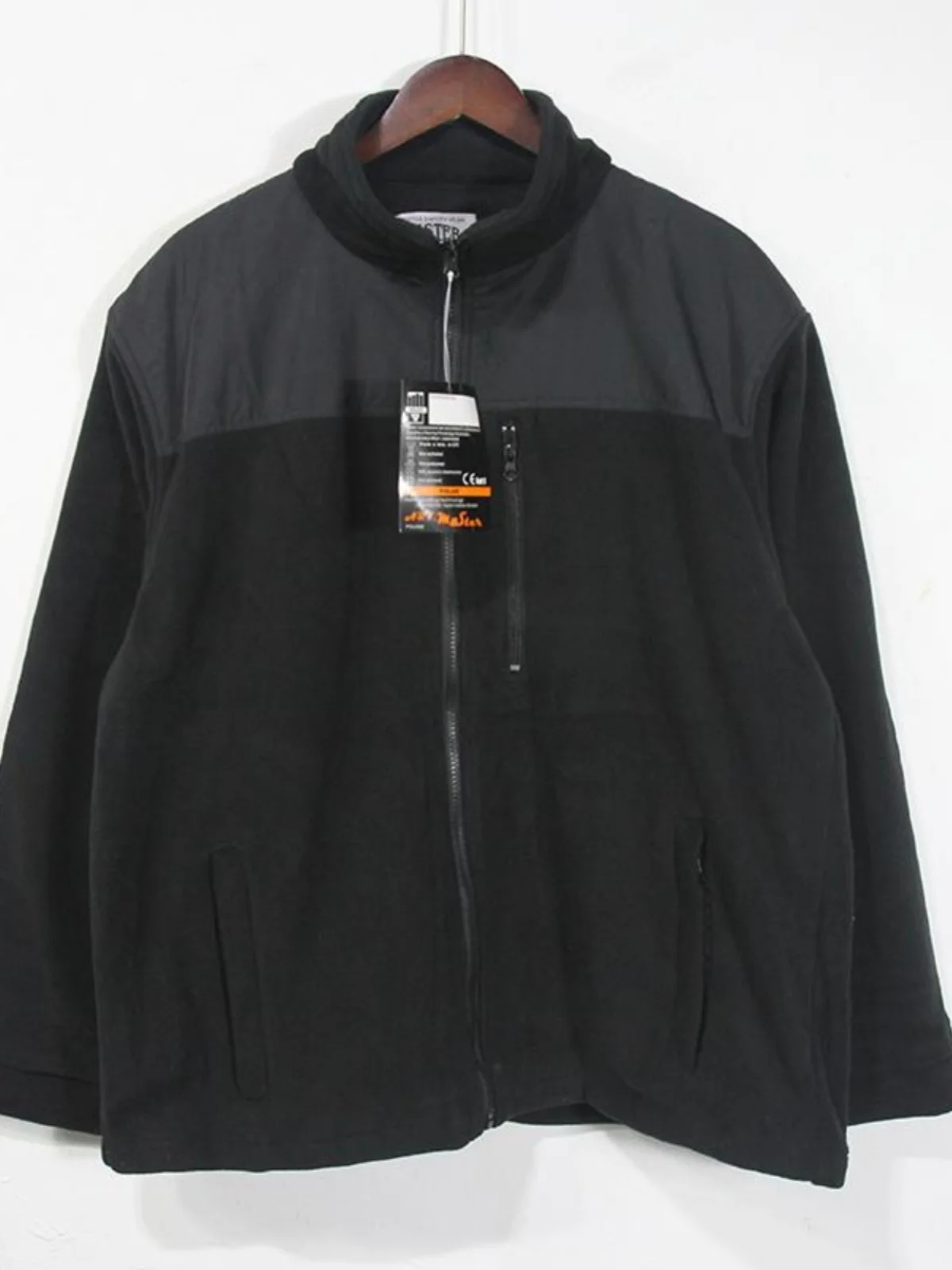 梅雨に備えて買うべき！  完全ガイド：防風・保温・多ポケットの実用性解説