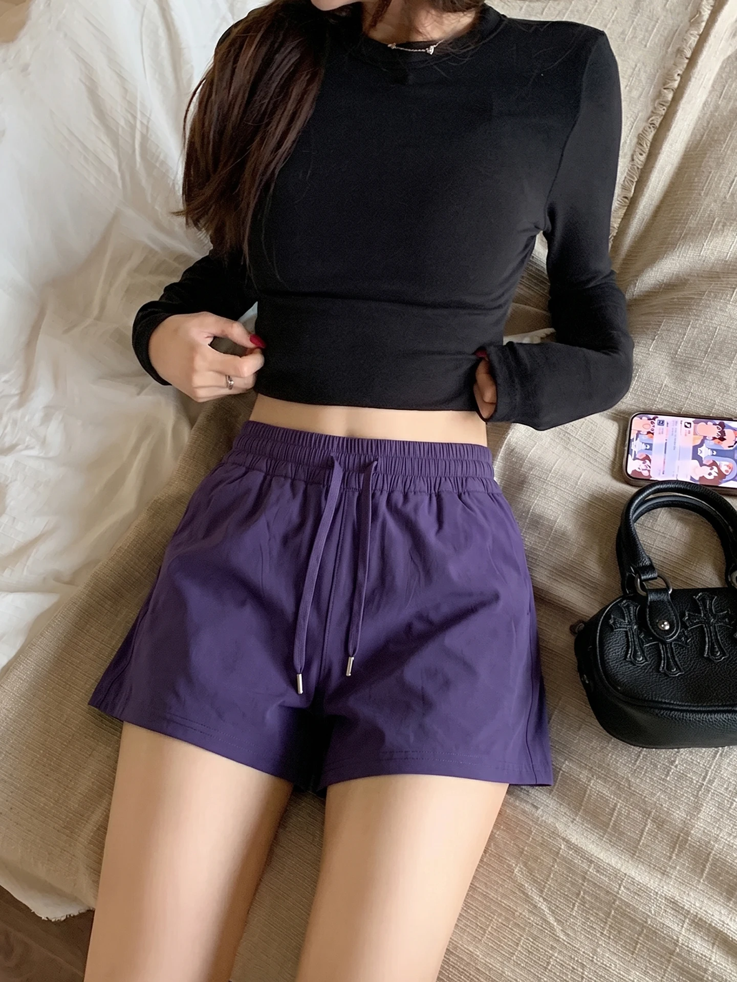 黒パンツコーデ 夏 どう選ぶ？シンプルで実用的な1着が解決する3つの悩み