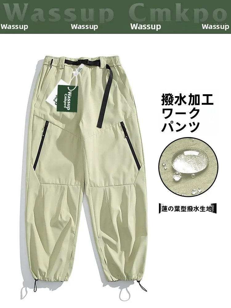 キャンプに着るおしゃれな機能性パンツの選び方：WASSUP CMKPOの工装スタイルが実用性を提供