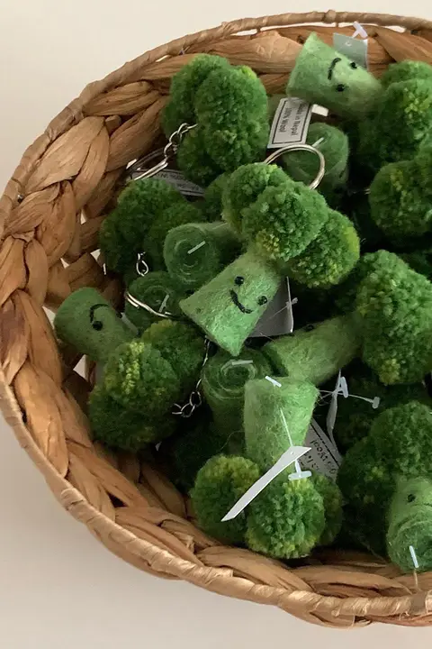 ネパール手作りウールフェルトブロッコリーとキノコのキーホルダー
