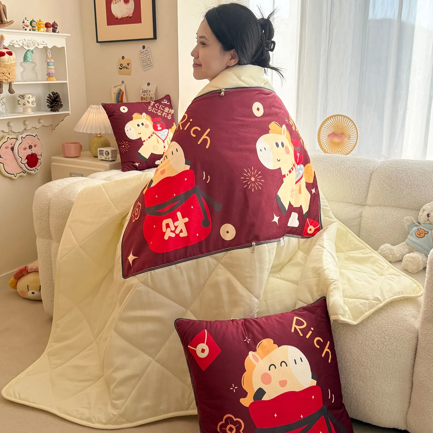 可愛いデザインの抱き枕兼ブランケット：生活快適グッズとしての実用性とシーン別適用