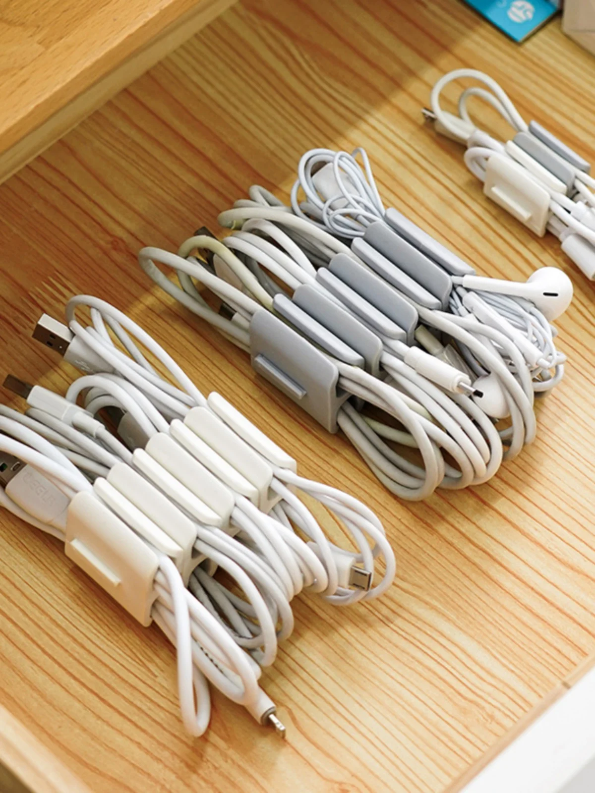 多機能ケーブル整理器s30283-W：持ち運びケースとしての実用性と収納効率の検証